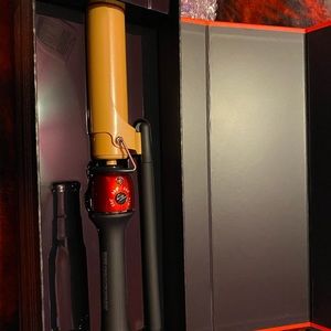 Hairstyling Curling Iron